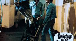 Кадр из фильма "Zinksärge für die Goldjungen" - 2