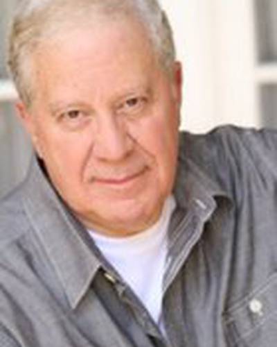 Р.Дж. Адамс фото