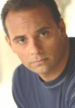 Майк Мадригал фото