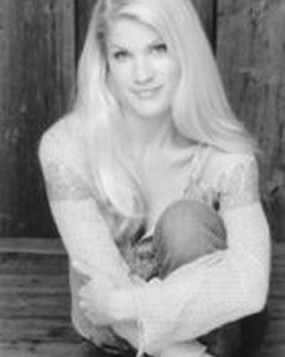 Сара Пломмер фото