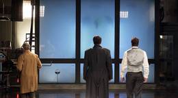 Кадр из фильма "Охотники за чужими" - 2