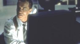 Кадр из фильма "Правдивая ложь" - 1