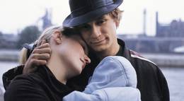 Кадр из фильма "Дитя" - 2