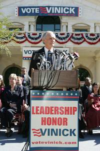 Кадр Западное крыло