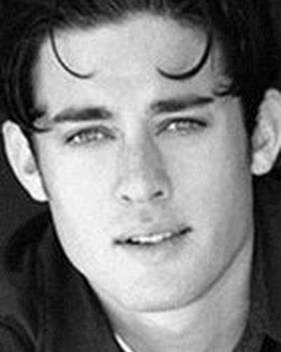 Кристофер Петтиет фото