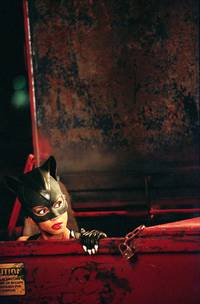 Кадр Женщина-кошка