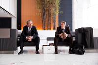 Кадр В компании мужчин