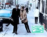 Кадр Босиком по парку