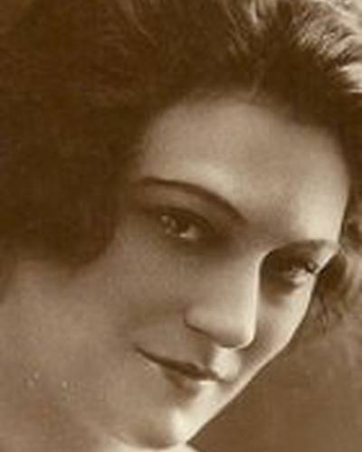 Ив Френсис фото