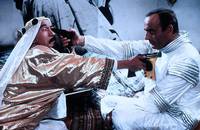 Кадр Безумная миссия 3: Наш человек с Бонд-стрит