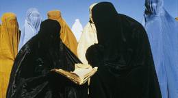 Кадр из фильма "Кандагар" - 2