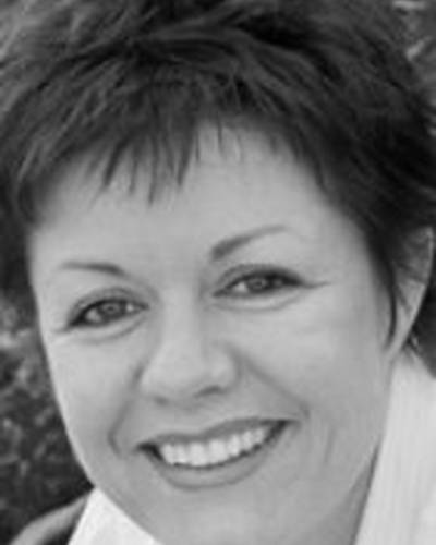 Кэролайн Кеннисон фото