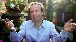 Кадр из фильма "Тигр и снег" - 1