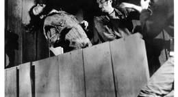 Кадр из фильма "Ангелов круче не бывает" - 2