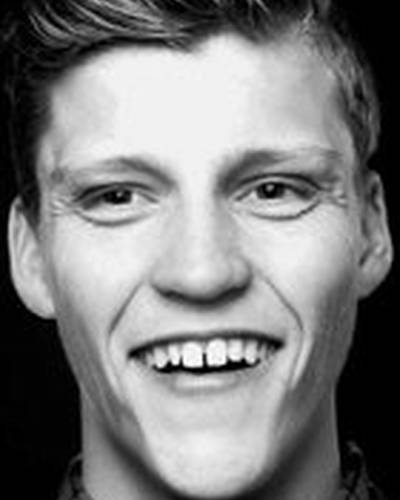 Себастьян Булл Сарнинг фото