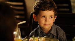 Кадр из фильма "Невозможное" - 2