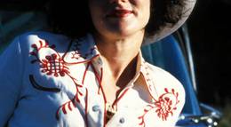 Кадр из фильма "Детям до 16-ти" - 2