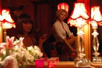 Кадр Женщины в беде