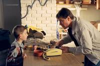 Кадр Малкольм в центре внимания