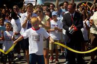 Кадр Маленькая красная тележка