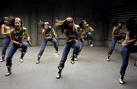 Кадр Как она двигается