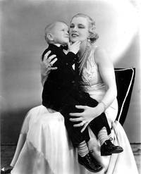 Кадр Уродцы