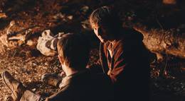 Кадр из фильма "Человек – швейцарский нож" - 2