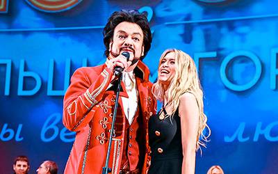 Звездные премьеры недели: третьи «Ёлки» и «Любовь в большом городе»