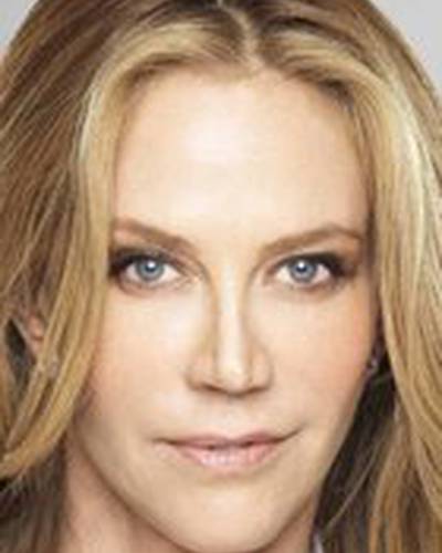 Элли Уокер фото