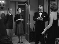 Кадр Можешь не стучать