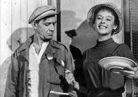 Кадр Старики на уборке хмеля