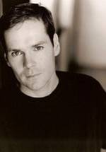 Джонатан Кромби фото