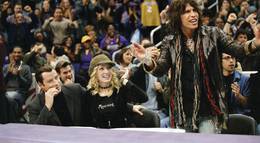 Кадр из фильма "Будь круче!" - 1