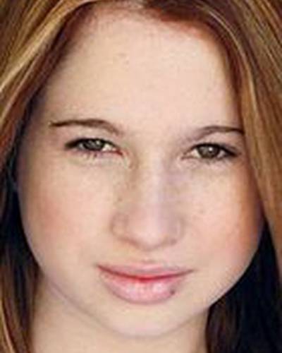 Эшли Хьюз фото