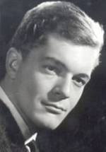 Карой Меч фото