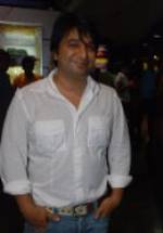 Ахмед Кхан фото