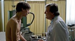 Кадр из фильма "Дом мальчиков" - 1