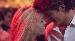 Кадр из фильма "В гостях у Элис (Снова дома)" - 1