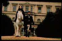 Кадр Ее величество Миссис Браун