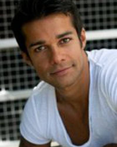 Джунад Кхан фото