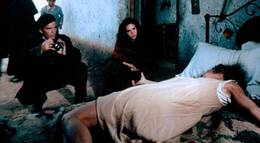 Кадр из фильма "Любовь и мрак" - 2