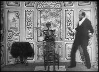 Кадр Исчезновение дамы в театре Робера Удена