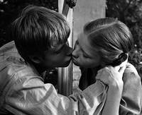 Кадр Любовь между каплями дождя