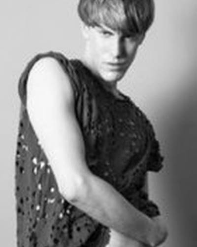 Эдриан Форбс фото