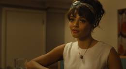 Кадр из фильма "Рождённый для грусти" - 2