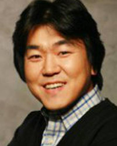 Юн Чже Мун фото