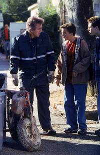 Кадр Малкольм в центре внимания