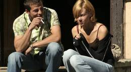 Кадр из фильма "Штучки" - 1