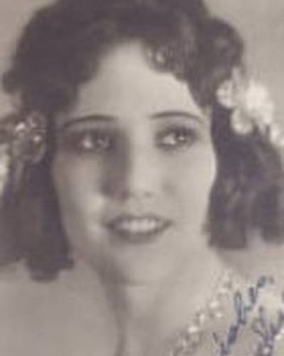 Julie Suedo фото