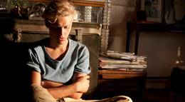 Кадр из фильма "Прочный" - 2